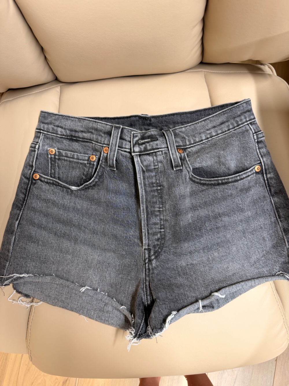 Levi’s 501 High Rise Black Denim Shorts Women Size 27 Distressed Raw Hem